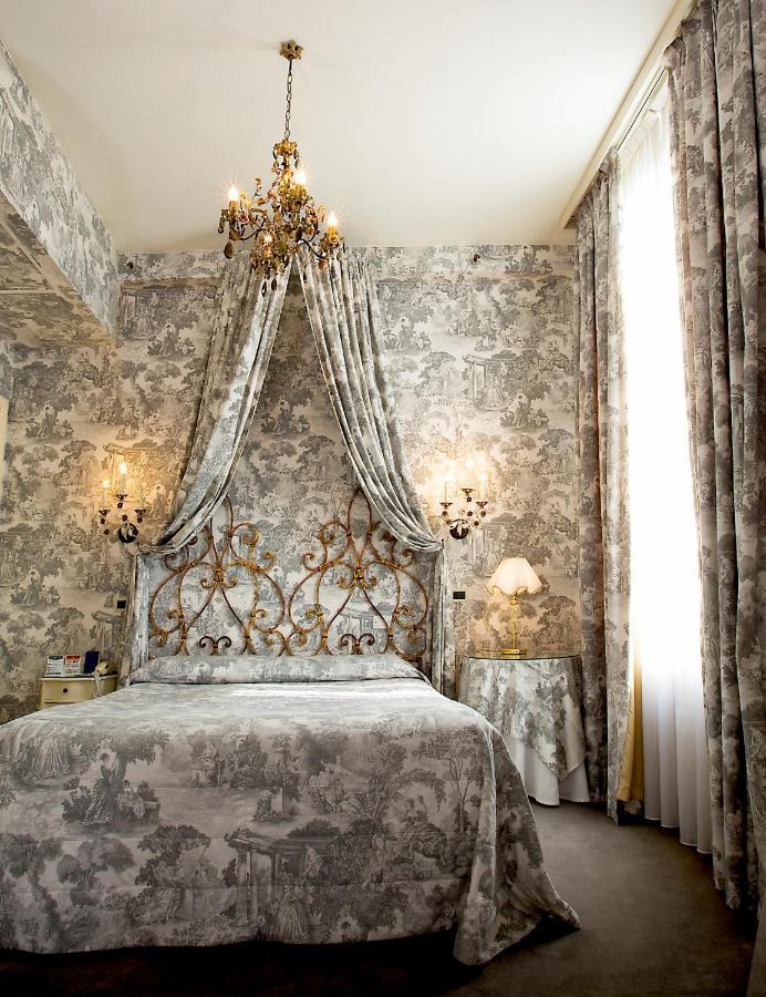 Junior Suite con Vista Canale